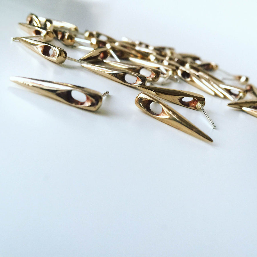 Needle Earring - bronze